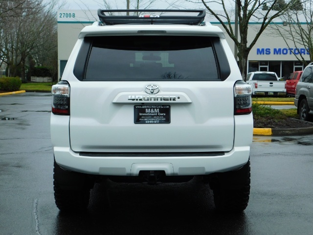 2018 Toyota 4Runner 4X4 V6 / 3RD SEAT / NAVi / CAM / NEW XD's / LIFTED   - Photo 6 - Portland, OR 97217