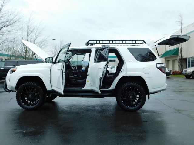 2018 Toyota 4Runner 4X4 V6 / 3RD SEAT / NAVi / CAM / NEW XD's / LIFTED   - Photo 22 - Portland, OR 97217