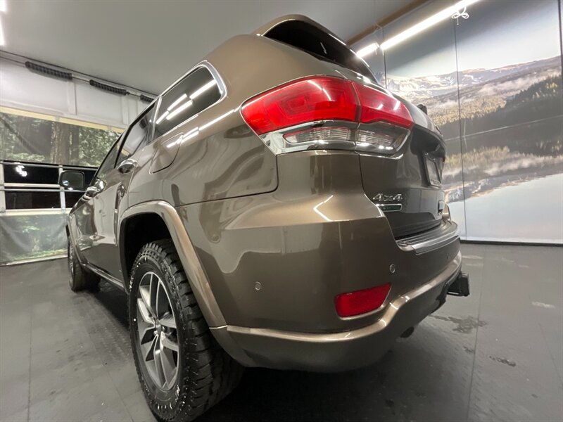 2018 Jeep Grand Cherokee Overland Sport Utility 4X4 / 3.0L V6 TURBO DIESEL  1-OWNER LOCAL SUV / Leather & Navigation / Panoramic Sunroof / SHARP & CLEAN !! - Photo 10 - Gladstone, OR 97027