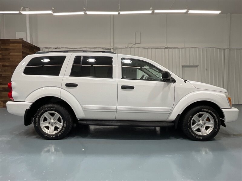 2005 Dodge Durango SLT Sport Utility 4X4 / 3RD ROW SEAT /Heated Seats /LOCAL SUV w. ZERO RUST - Photo 4 - Gladstone, OR 97027