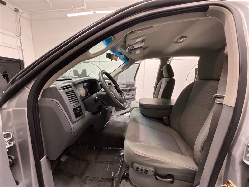 2007 Dodge Ram 2500 Big Horn 4X4 5.9L DIESEL / 55K MILES / NEW TIRES / LONG BED / ZERO RUST / LOCAL TRUCK - Photo 11 - Gladstone, OR 97027