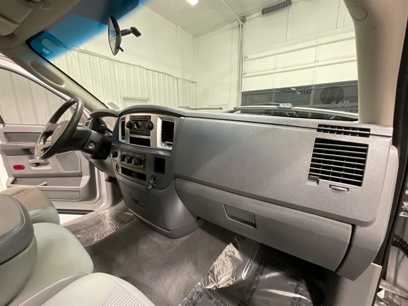 2007 Dodge Ram 2500 Big Horn 4X4 5.9L DIESEL / 55K MILES / NEW TIRES / LONG BED / ZERO RUST / LOCAL TRUCK - Photo 38 - Gladstone, OR 97027