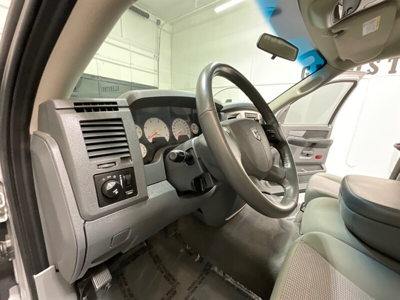 2007 Dodge Ram 2500 Big Horn 4X4 5.9L DIESEL / 55K MILES / NEW TIRES / LONG BED / ZERO RUST / LOCAL TRUCK - Photo 37 - Gladstone, OR 97027