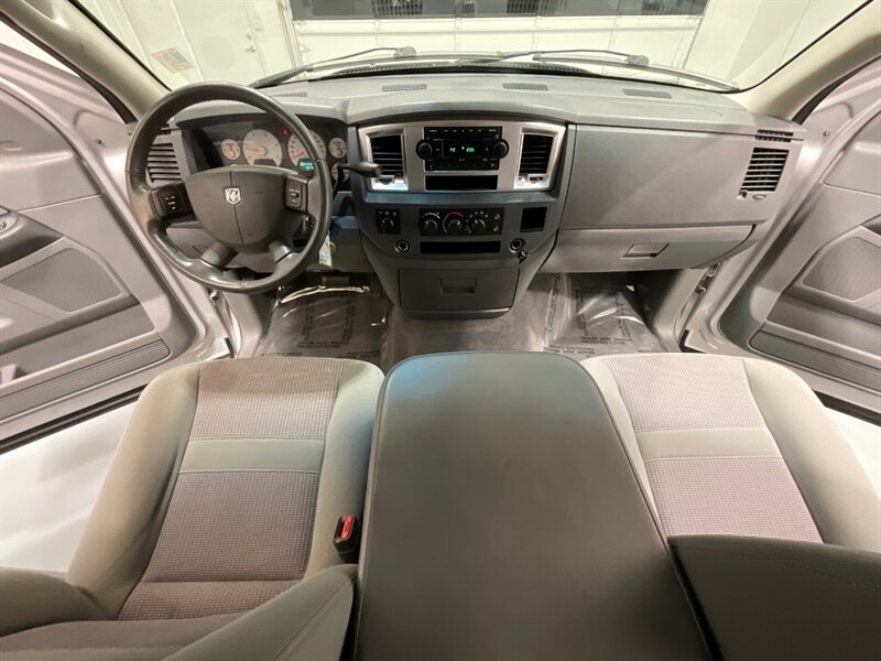 2007 Dodge Ram 2500 Big Horn 4X4 5.9L DIESEL / 55K MILES / NEW TIRES / LONG BED / ZERO RUST / LOCAL TRUCK - Photo 19 - Gladstone, OR 97027