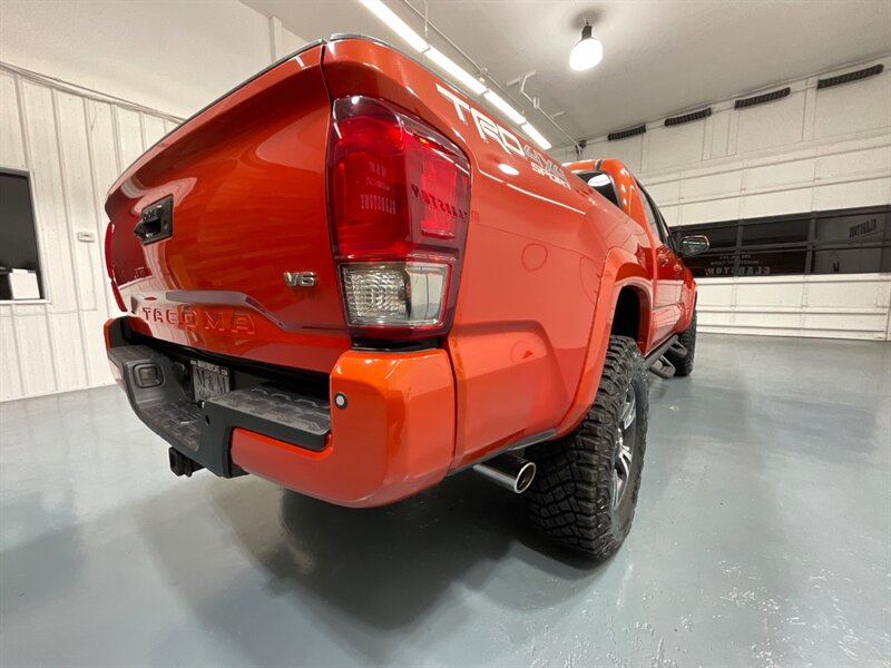 2017 Toyota Tacoma TRD Sport Double Cab 4X4 / V6 / LONG BED/NEW TIRES / Navigation & Backup Camera / Sunroof / Blind Spot Alert / ZERO RUST - Photo 58 - Gladstone, OR 97027