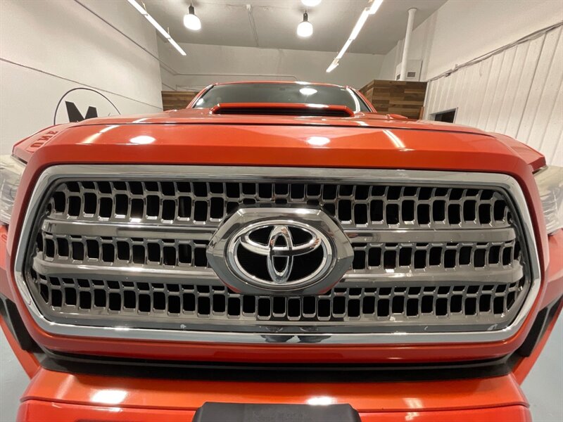 2017 Toyota Tacoma TRD Sport Double Cab 4X4 / V6 / LONG BED/NEW TIRES / Navigation & Backup Camera / Sunroof / Blind Spot Alert / ZERO RUST - Photo 30 - Gladstone, OR 97027