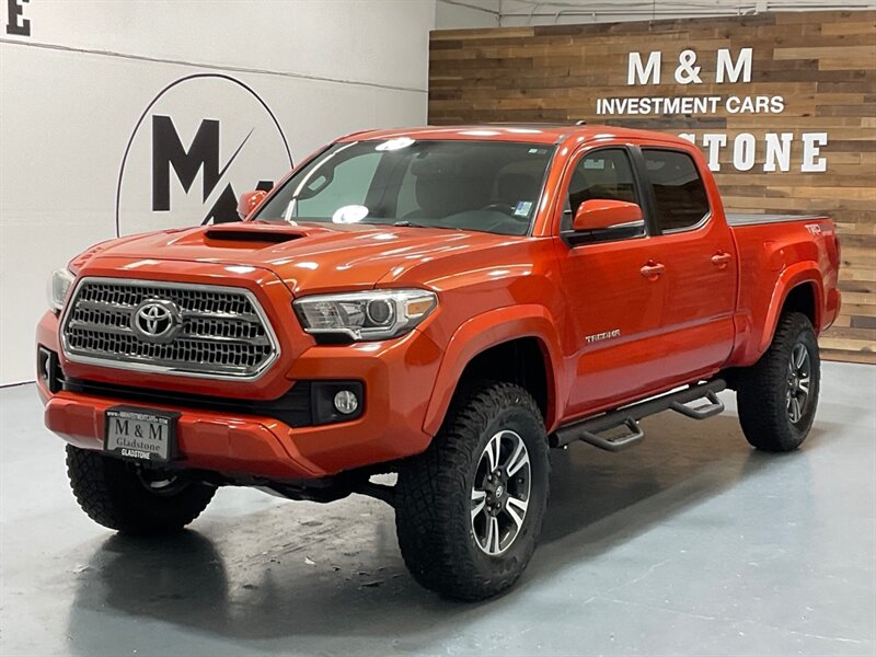 2017 Toyota Tacoma TRD Sport Double Cab 4X4 / V6 / LONG BED/NEW TIRES / Navigation & Backup Camera / Sunroof / Blind Spot Alert / ZERO RUST - Photo 62 - Gladstone, OR 97027