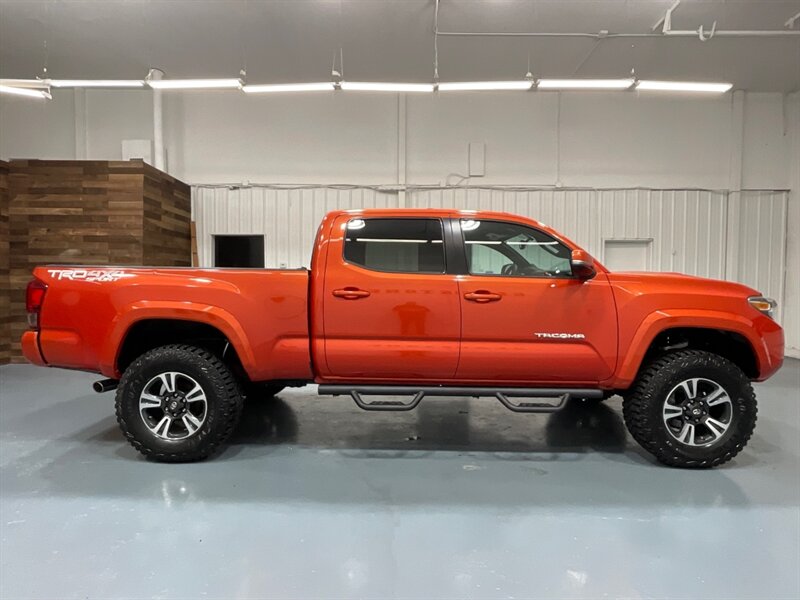 2017 Toyota Tacoma TRD Sport Double Cab 4X4 / V6 / LONG BED/NEW TIRES / Navigation & Backup Camera / Sunroof / Blind Spot Alert / ZERO RUST - Photo 4 - Gladstone, OR 97027