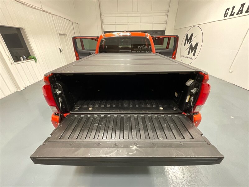 2017 Toyota Tacoma TRD Sport Double Cab 4X4 / V6 / LONG BED/NEW TIRES / Navigation & Backup Camera / Sunroof / Blind Spot Alert / ZERO RUST - Photo 10 - Gladstone, OR 97027