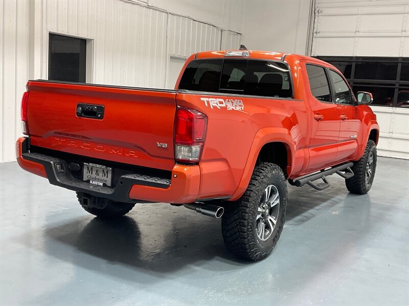2017 Toyota Tacoma TRD Sport Double Cab 4X4 / V6 / LONG BED/NEW TIRES / Navigation & Backup Camera / Sunroof / Blind Spot Alert / ZERO RUST - Photo 7 - Gladstone, OR 97027