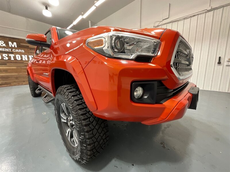 2017 Toyota Tacoma TRD Sport Double Cab 4X4 / V6 / LONG BED/NEW TIRES / Navigation & Backup Camera / Sunroof / Blind Spot Alert / ZERO RUST - Photo 57 - Gladstone, OR 97027