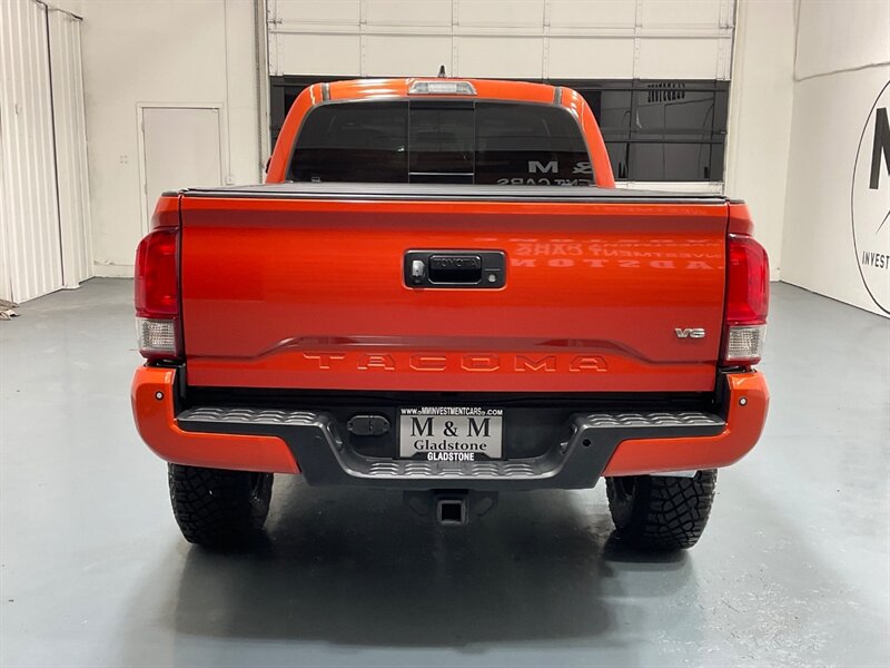 2017 Toyota Tacoma TRD Sport Double Cab 4X4 / V6 / LONG BED/NEW TIRES / Navigation & Backup Camera / Sunroof / Blind Spot Alert / ZERO RUST - Photo 6 - Gladstone, OR 97027