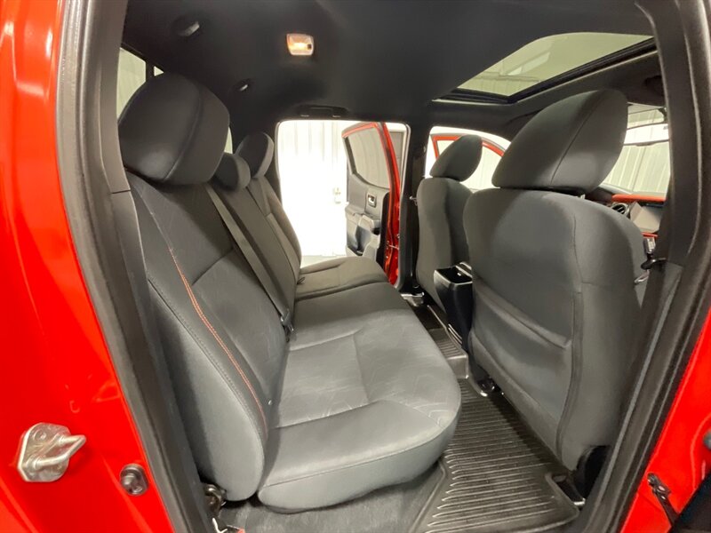 2017 Toyota Tacoma TRD Sport Double Cab 4X4 / V6 / LONG BED/NEW TIRES / Navigation & Backup Camera / Sunroof / Blind Spot Alert / ZERO RUST - Photo 14 - Gladstone, OR 97027