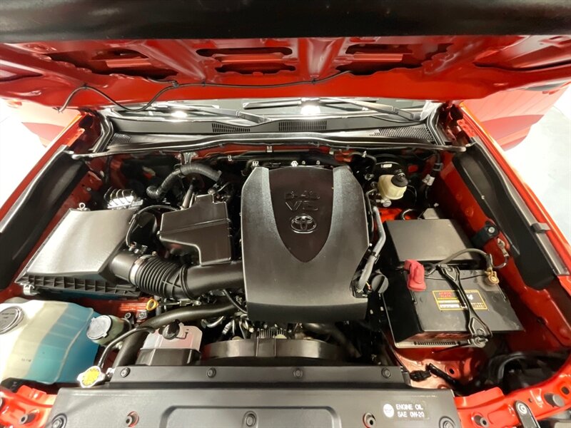 2017 Toyota Tacoma TRD Sport Double Cab 4X4 / V6 / LONG BED/NEW TIRES / Navigation & Backup Camera / Sunroof / Blind Spot Alert / ZERO RUST - Photo 51 - Gladstone, OR 97027