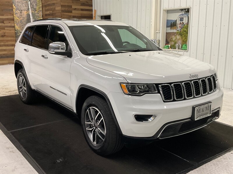 2021 Jeep Grand Cherokee Limited 4X4 / 3.6L V6 / Sunroof / Leather / Navi  / Backup Camera / Leather & Heated Seats / 36,000 MILES - Photo 2 - Gladstone, OR 97027