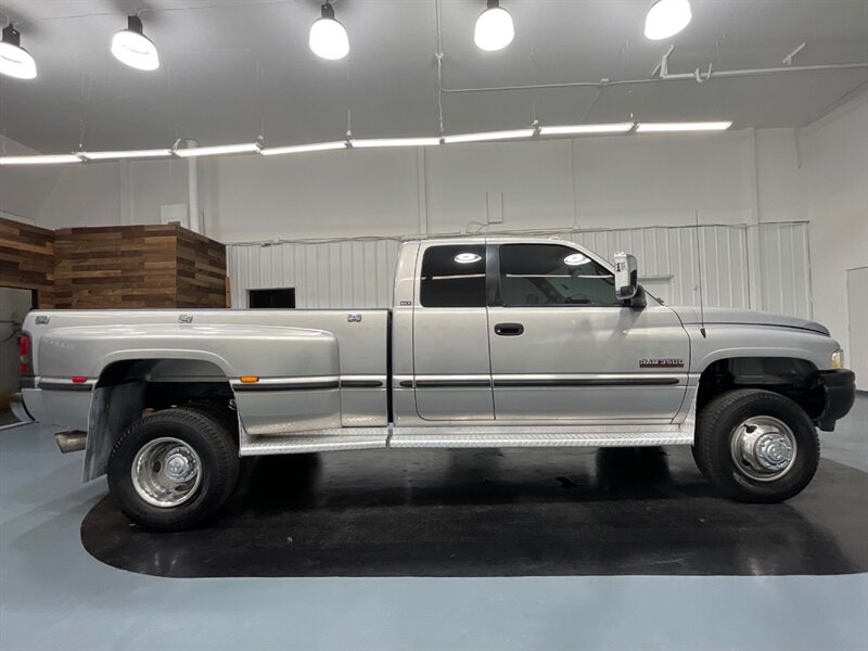 1999 Dodge Ram 3500 Laramie SLT 4X4 / DUALLY / 5.9L DIESEL / 107K MILE  / RUST FREE / Leather - Photo 4 - Gladstone, OR 97027