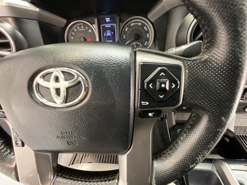 2017 Toyota Tacoma SR5 V6 Double Cab 4X4 / 3.5L V6 / Backup Camera  / NO RUST - Photo 52 - Gladstone, OR 97027