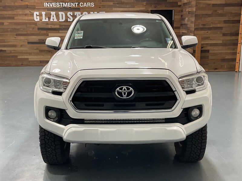 2017 Toyota Tacoma SR5 V6 Double Cab 4X4 / 3.5L V6 / Backup Camera  / NO RUST - Photo 5 - Gladstone, OR 97027