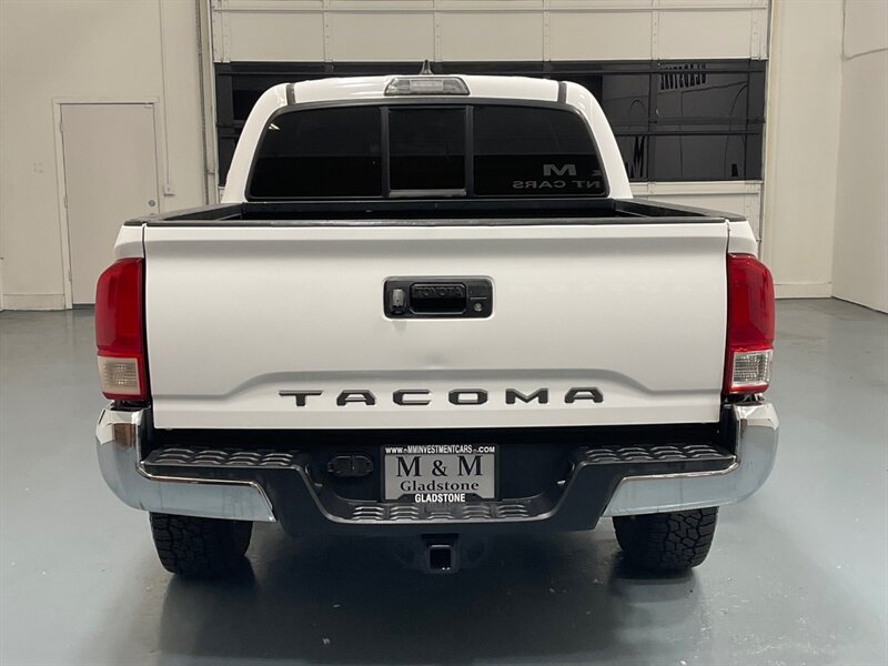 2017 Toyota Tacoma SR5 V6 Double Cab 4X4 / 3.5L V6 / Backup Camera  / NO RUST - Photo 6 - Gladstone, OR 97027