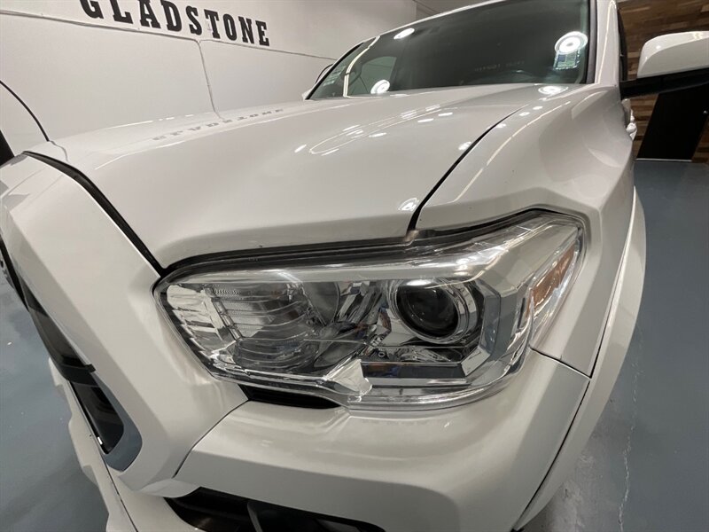 2017 Toyota Tacoma SR5 V6 Double Cab 4X4 / 3.5L V6 / Backup Camera  / NO RUST - Photo 26 - Gladstone, OR 97027