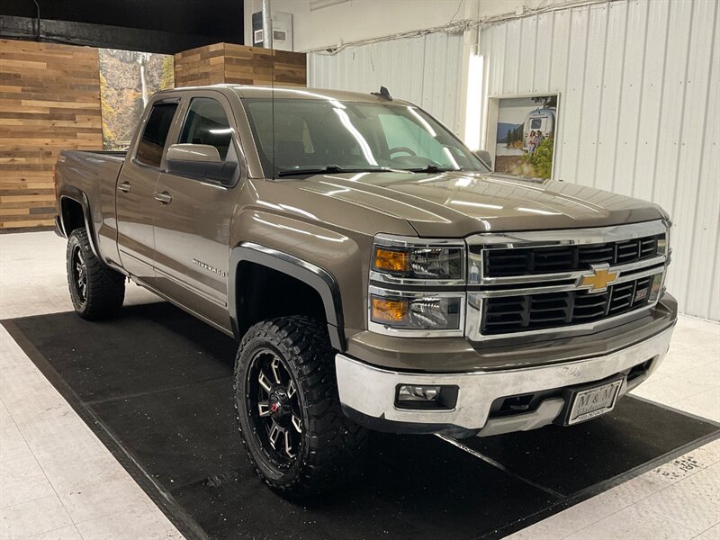 2015 Chevrolet Silverado 1500 LT Z71 4X4 / 5.3L V8 / Navi & Camera / LIFTED  / LOCAL OREGON TRUCK / LIFTED w. 33 " TOYO OPEN COUNTRY & 20 " WORK WHEELS / 75,000 MILES - Photo 2 - Gladstone, OR 97027