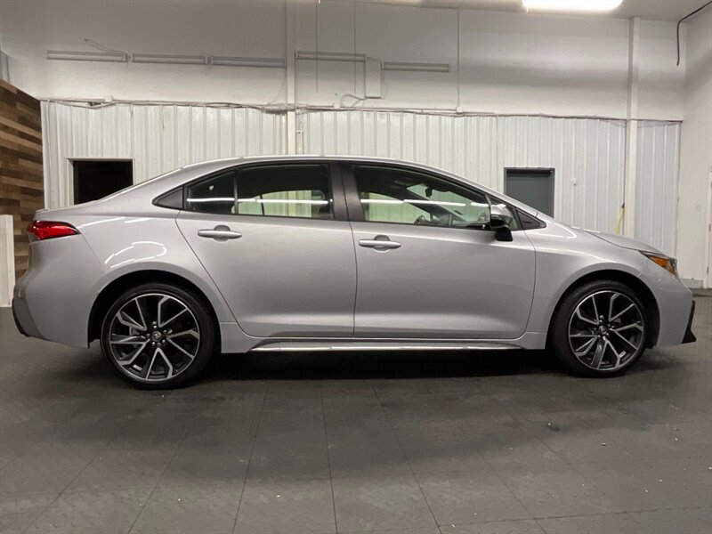 2020 Toyota Corolla SE Sedan / 1-OWNER /  Backup Camera / 1-OWNER - Photo 4 - Gladstone, OR 97027