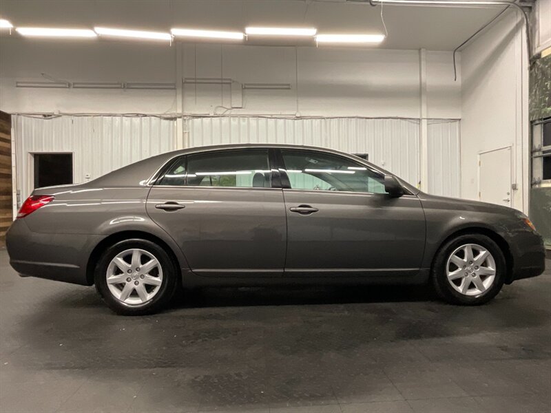 2007 Toyota Avalon XL Sedan / V6 / Excel Cond / 129,000 MILES   - Photo 4 - Gladstone, OR 97027