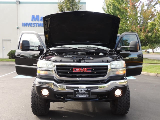 2005 GMC Sierra 2500 SLT / 4X4 / 6.6L Duramax Diesel / LIFTED LIFTED   - Photo 38 - Portland, OR 97217