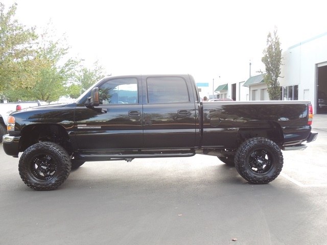 2005 GMC Sierra 2500 SLT / 4X4 / 6.6L Duramax Diesel / LIFTED LIFTED   - Photo 3 - Portland, OR 97217