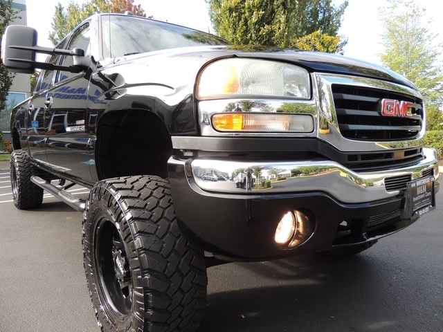 2005 GMC Sierra 2500 SLT / 4X4 / 6.6L Duramax Diesel / LIFTED LIFTED   - Photo 12 - Portland, OR 97217