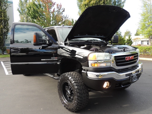 2005 GMC Sierra 2500 SLT / 4X4 / 6.6L Duramax Diesel / LIFTED LIFTED   - Photo 37 - Portland, OR 97217