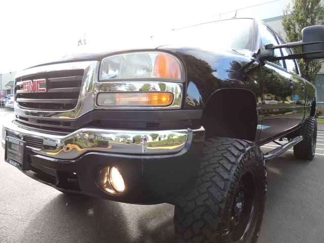 2005 GMC Sierra 2500 SLT / 4X4 / 6.6L Duramax Diesel / LIFTED LIFTED   - Photo 11 - Portland, OR 97217