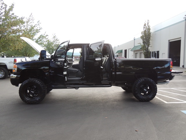 2005 GMC Sierra 2500 SLT / 4X4 / 6.6L Duramax Diesel / LIFTED LIFTED   - Photo 32 - Portland, OR 97217