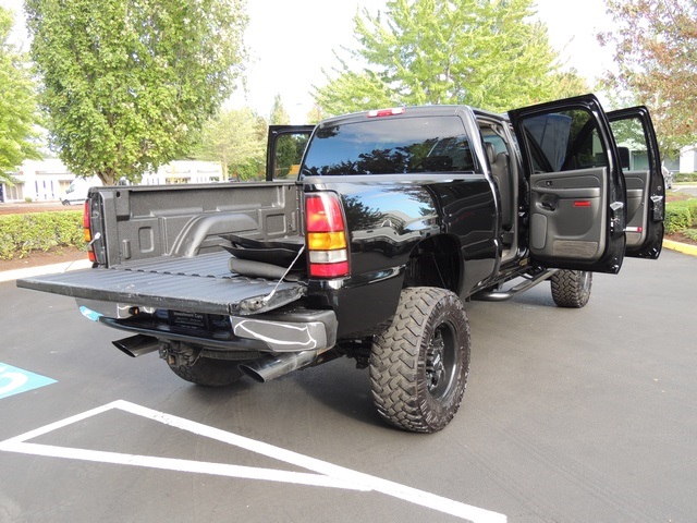 2005 GMC Sierra 2500 SLT / 4X4 / 6.6L Duramax Diesel / LIFTED LIFTED   - Photo 35 - Portland, OR 97217