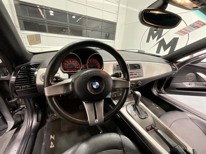 2003 BMW Z4 3.0i Roadster 2Dr Convertible / ONLY 38,000 MILES  / Premium & Sport Pkgs - Photo 41 - Gladstone, OR 97027