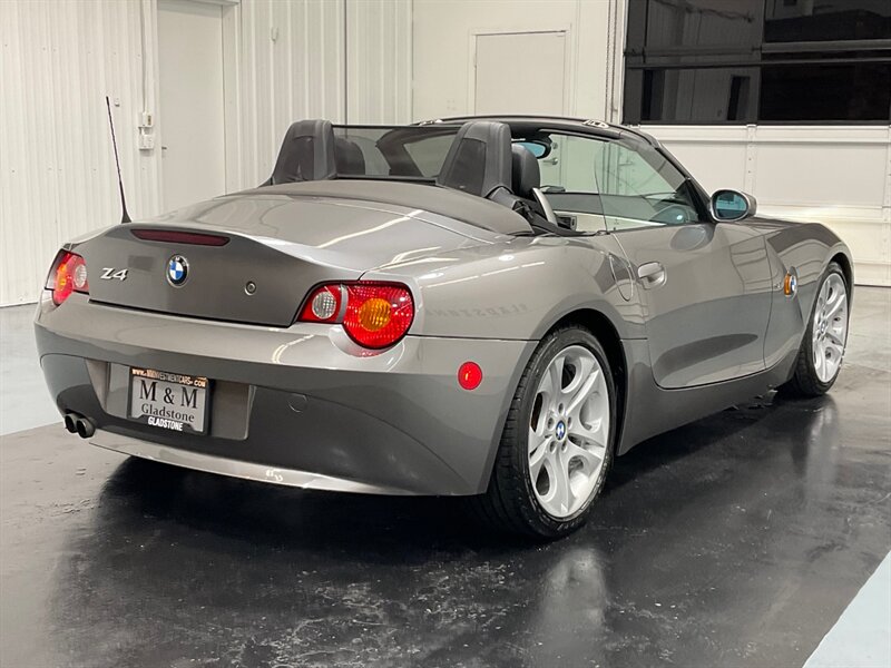 2003 BMW Z4 3.0i Roadster 2Dr Convertible / ONLY 38,000 MILES  / Premium & Sport Pkgs - Photo 54 - Gladstone, OR 97027