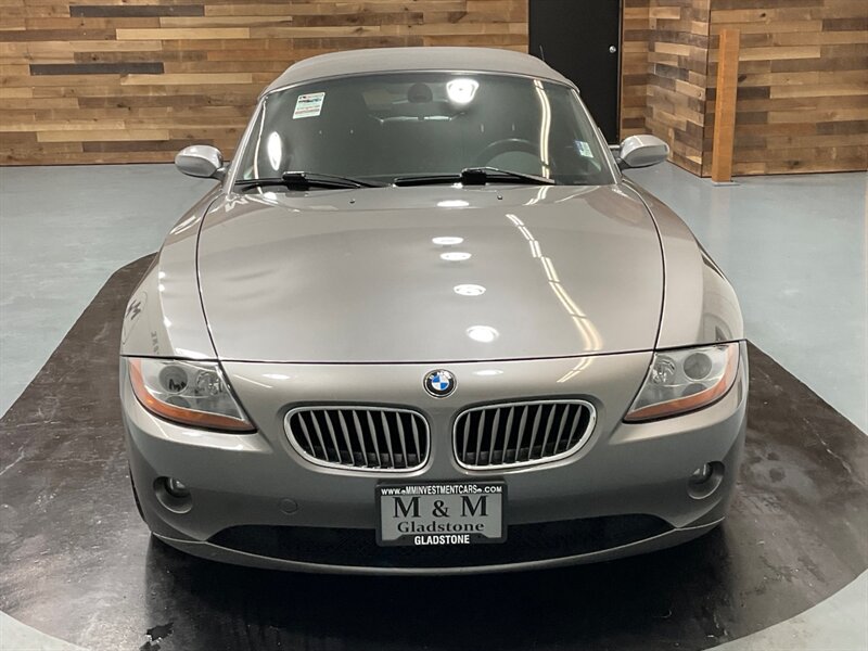 2003 BMW Z4 3.0i Roadster 2Dr Convertible / ONLY 38,000 MILES  / Premium & Sport Pkgs - Photo 6 - Gladstone, OR 97027