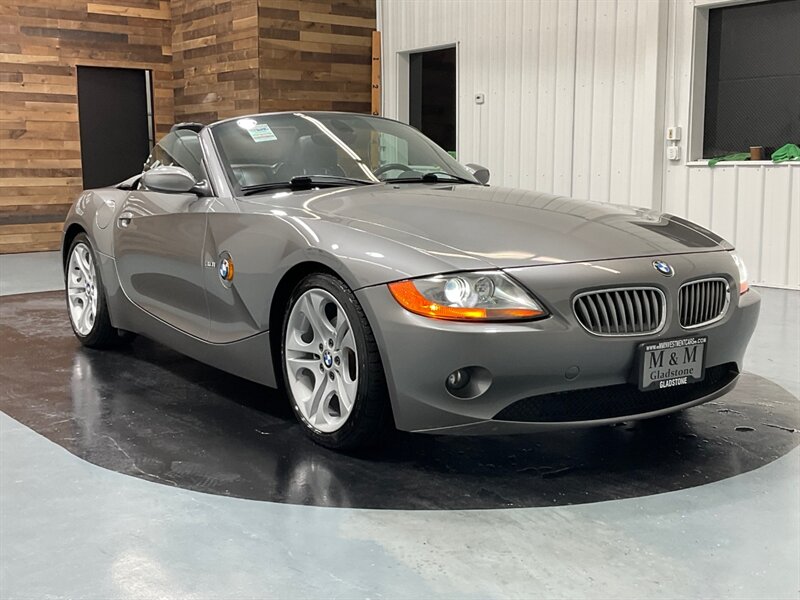 2003 BMW Z4 3.0i Roadster 2Dr Convertible / ONLY 38,000 MILES  / Premium & Sport Pkgs - Photo 12 - Gladstone, OR 97027