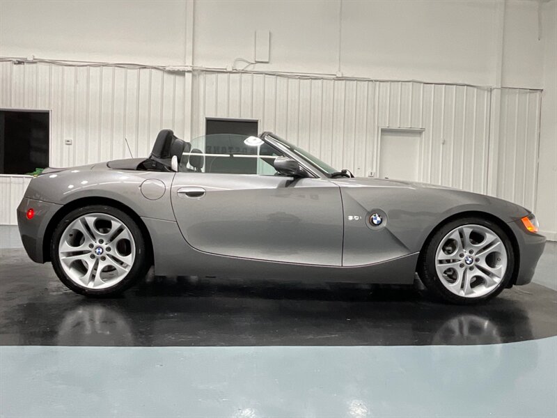 2003 BMW Z4 3.0i Roadster 2Dr Convertible / ONLY 38,000 MILES  / Premium & Sport Pkgs - Photo 11 - Gladstone, OR 97027