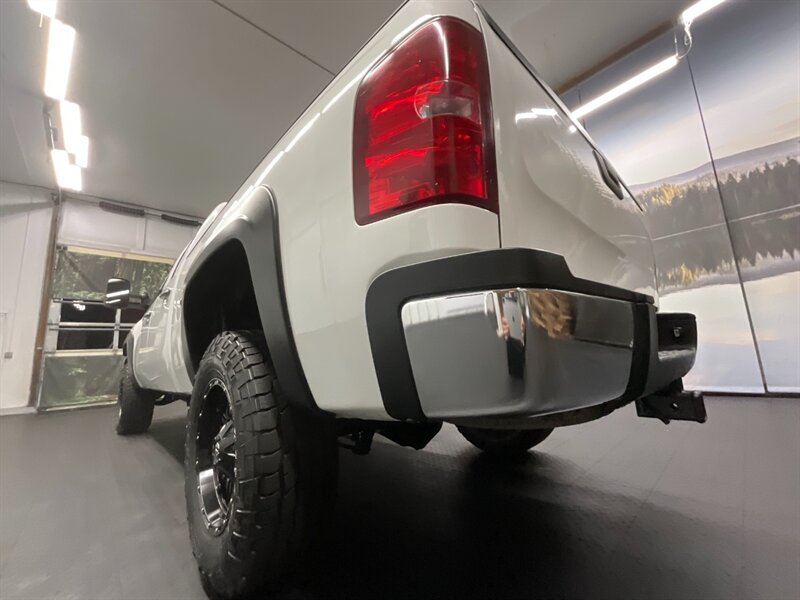 2008 Chevrolet Silverado 2500 LT1 4X4 / Crew Cab / 6.6L DURAMAX DIESEL / LIFTED   - Photo 12 - Gladstone, OR 97027