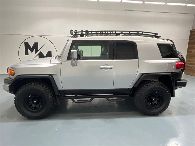 2007 Toyota FJ Cruiser 4X4 / 6-SPEED MANUAL / LIFTED w. NEW WHEEL TIRES  / Rear Diff Locks / Luggage Rack - Photo 3 - Gladstone, OR 97027