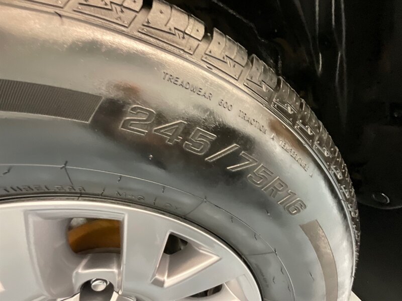 2014 Toyota Tacoma Regular Cab 4X4 / 2.7L 4Cyl / 5-SPEED MANUAL  / LOCAL OREGON TRUCK / ZERO RUST - Photo 36 - Gladstone, OR 97027