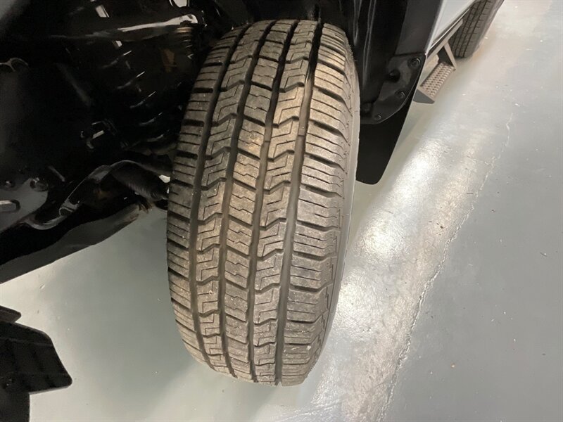 2014 Toyota Tacoma Regular Cab 4X4 / 2.7L 4Cyl / 5-SPEED MANUAL  / LOCAL OREGON TRUCK / ZERO RUST - Photo 24 - Gladstone, OR 97027