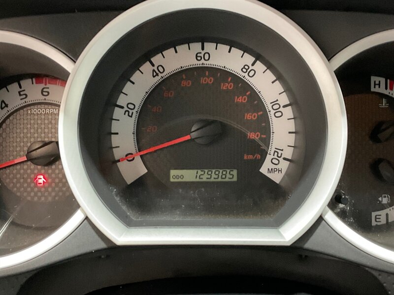 2014 Toyota Tacoma Regular Cab 4X4 / 2.7L 4Cyl / 5-SPEED MANUAL  / LOCAL OREGON TRUCK / ZERO RUST - Photo 39 - Gladstone, OR 97027