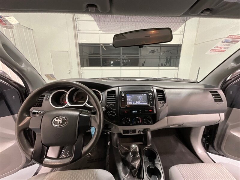 2014 Toyota Tacoma Regular Cab 4X4 / 2.7L 4Cyl / 5-SPEED MANUAL  / LOCAL OREGON TRUCK / ZERO RUST - Photo 13 - Gladstone, OR 97027