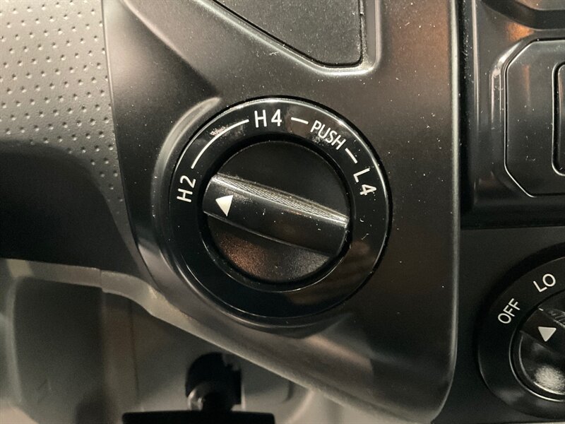 2014 Toyota Tacoma Regular Cab 4X4 / 2.7L 4Cyl / 5-SPEED MANUAL  / LOCAL OREGON TRUCK / ZERO RUST - Photo 16 - Gladstone, OR 97027