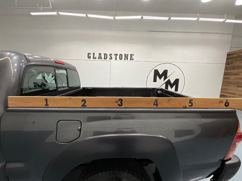 2014 Toyota Tacoma Regular Cab 4X4 / 2.7L 4Cyl / 5-SPEED MANUAL  / LOCAL OREGON TRUCK / ZERO RUST - Photo 9 - Gladstone, OR 97027