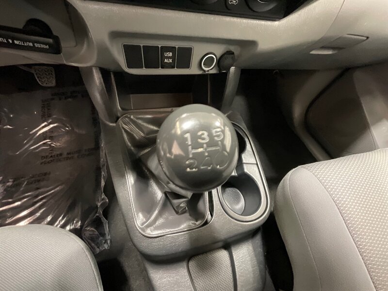 2014 Toyota Tacoma Regular Cab 4X4 / 2.7L 4Cyl / 5-SPEED MANUAL  / LOCAL OREGON TRUCK / ZERO RUST - Photo 15 - Gladstone, OR 97027