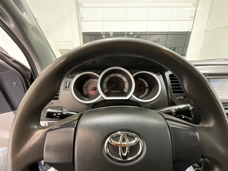 2014 Toyota Tacoma Regular Cab 4X4 / 2.7L 4Cyl / 5-SPEED MANUAL  / LOCAL OREGON TRUCK / ZERO RUST - Photo 34 - Gladstone, OR 97027