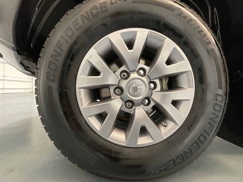 2014 Toyota Tacoma Regular Cab 4X4 / 2.7L 4Cyl / 5-SPEED MANUAL  / LOCAL OREGON TRUCK / ZERO RUST - Photo 22 - Gladstone, OR 97027